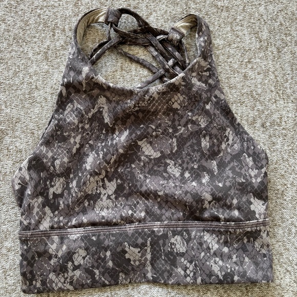 Lululemon | Free to Be Wild High-Neck Longline Bra | Size 4 - Picture 1 of 3
